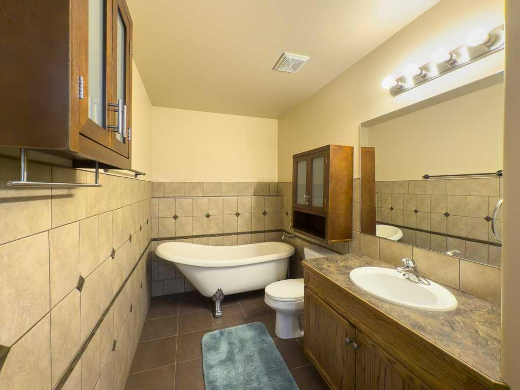Picture for 4412 58 Street Close   https://www.cirrealty.ca/reb/cara/3/A2264203_33.jpg