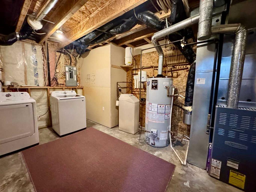 Picture for 4412 58 Street Close   https://www.cirrealty.ca/reb/cara/3/A2264203_38.jpg