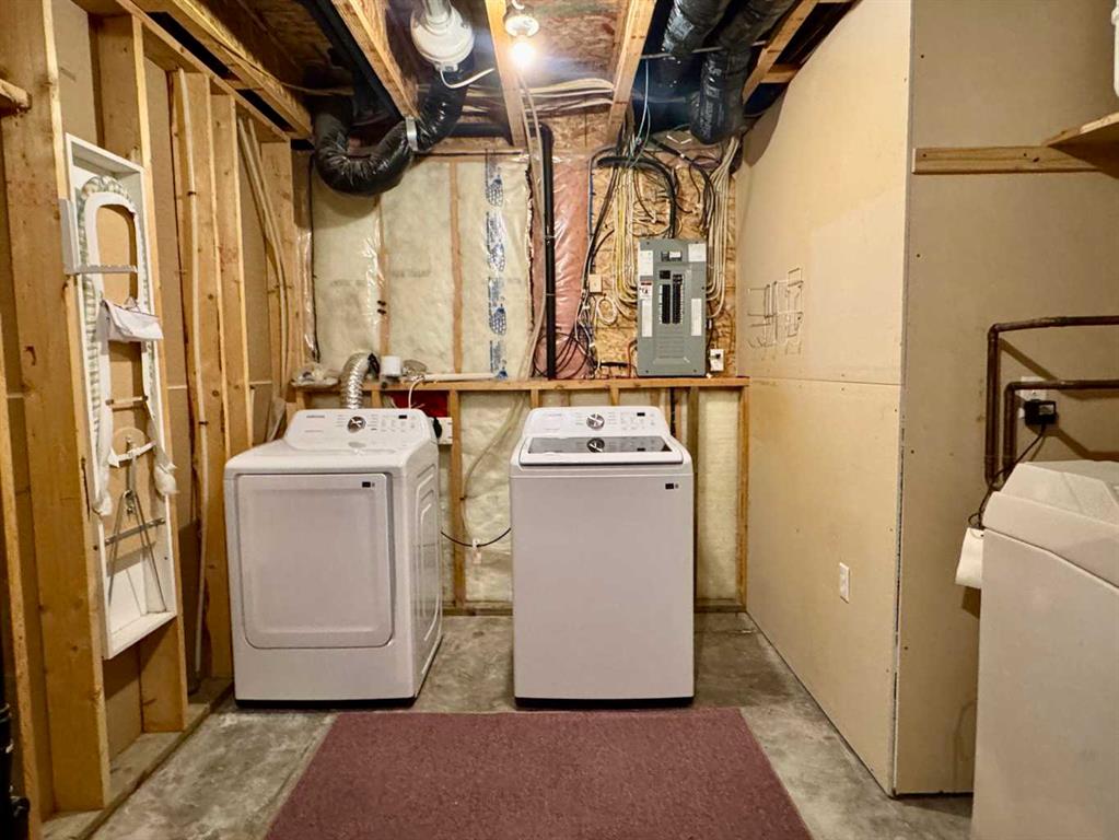 Picture for 4412 58 Street Close   https://www.cirrealty.ca/reb/cara/3/A2264203_39.jpg
