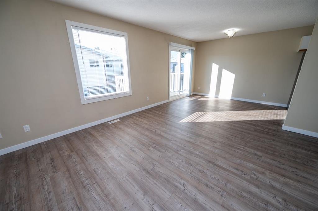 Picture for 6, 41 Cosgrove Crescent  https://www.cirrealty.ca/reb/cara/3/A2264313_10.jpg