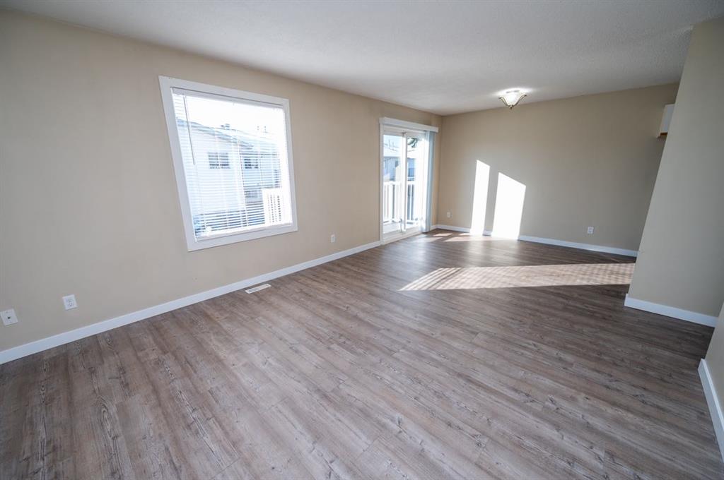 Picture for 6, 41 Cosgrove Crescent  https://www.cirrealty.ca/reb/cara/3/A2264313_12.jpg