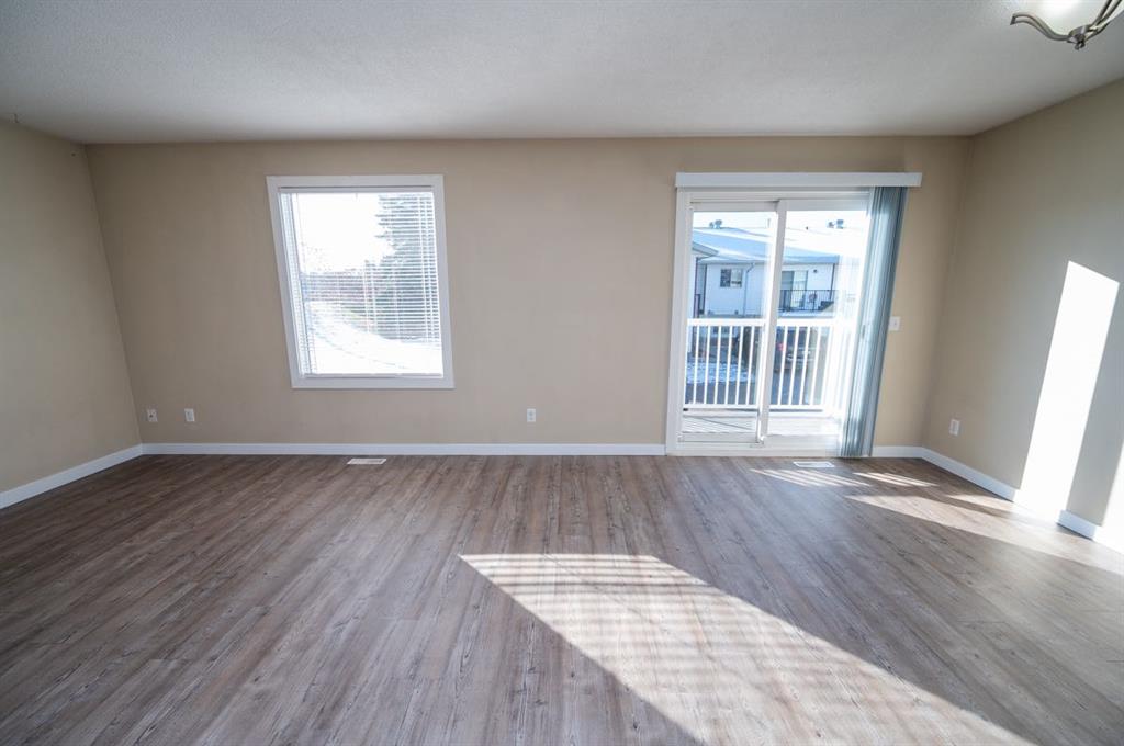 Picture for 6, 41 Cosgrove Crescent  https://www.cirrealty.ca/reb/cara/3/A2264313_13.jpg