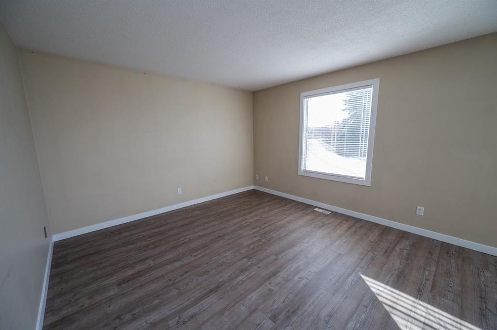 Picture for 6, 41 Cosgrove Crescent  https://www.cirrealty.ca/reb/cara/3/A2264313_14.jpg