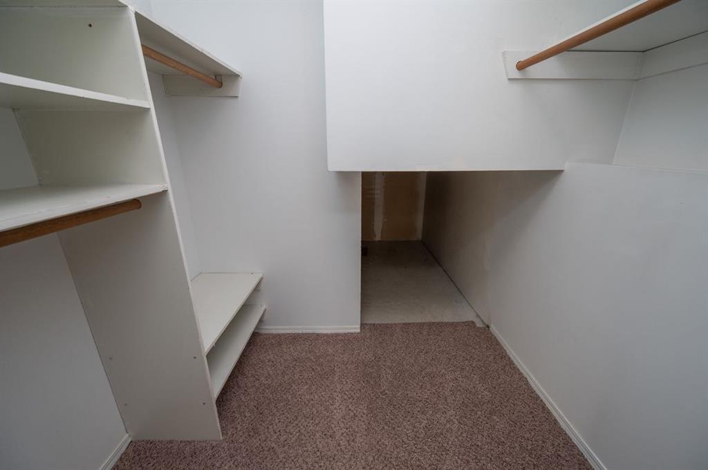 Picture for 6, 41 Cosgrove Crescent  https://www.cirrealty.ca/reb/cara/3/A2264313_18.jpg