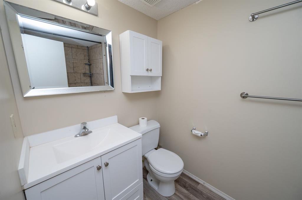 Picture for 6, 41 Cosgrove Crescent  https://www.cirrealty.ca/reb/cara/3/A2264313_22.jpg