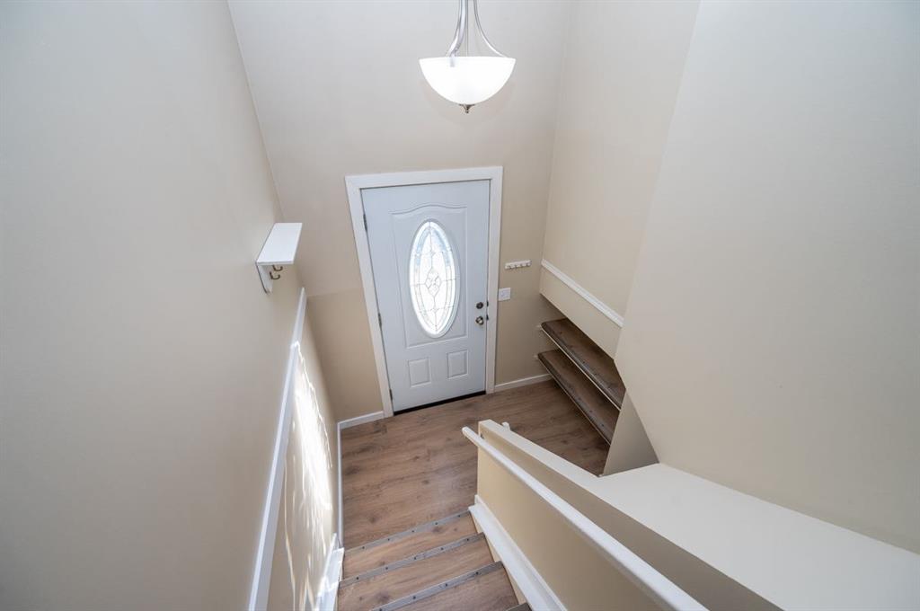 Picture for 6, 41 Cosgrove Crescent  https://www.cirrealty.ca/reb/cara/3/A2264313_6.jpg