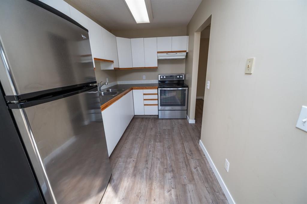 Picture for 6, 41 Cosgrove Crescent  https://www.cirrealty.ca/reb/cara/3/A2264313_9.jpg