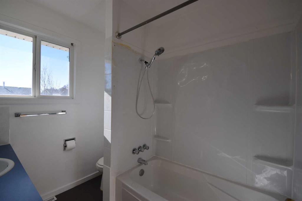Picture for 111, 5823 57 Street  https://www.cirrealty.ca/reb/cara/3/A2265123_16.jpg