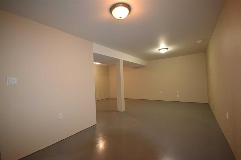Picture for 111, 5823 57 Street  https://www.cirrealty.ca/reb/cara/3/A2265123_23.jpg
