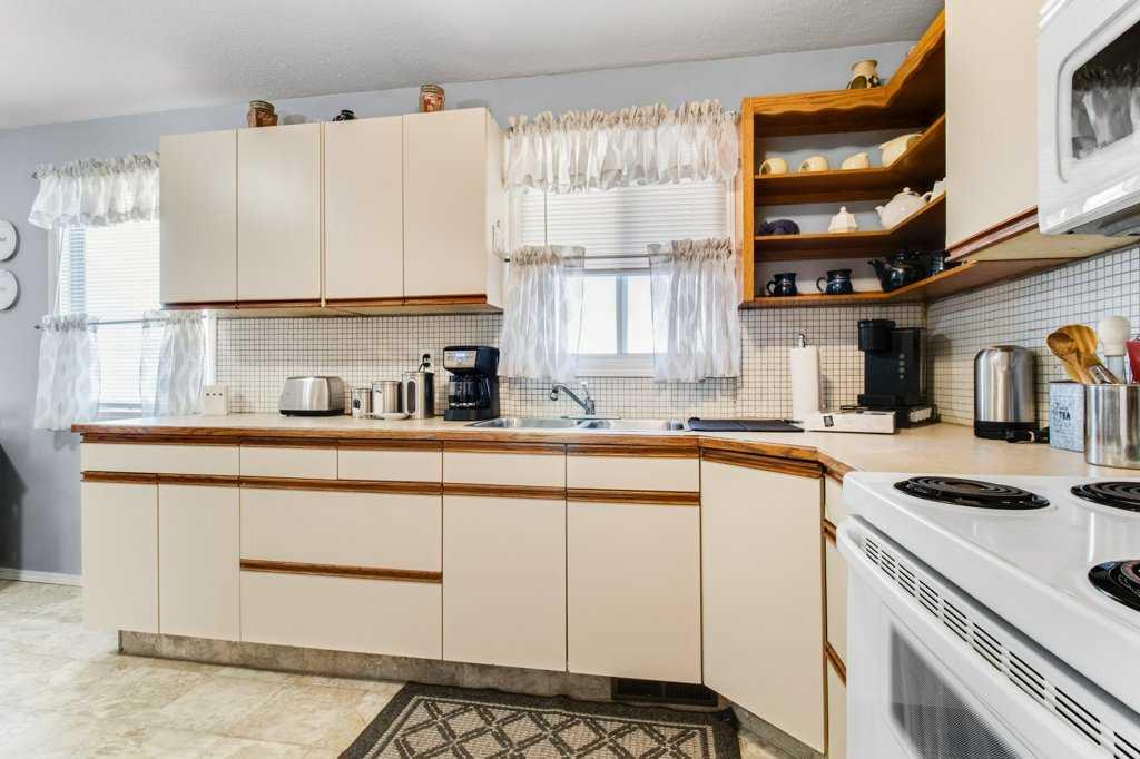 Picture for 4638 50 Avenue  https://www.cirrealty.ca/reb/cara/3/A2265263_11.jpg