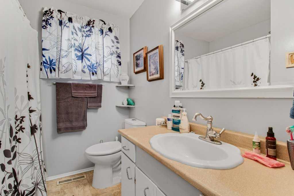 Picture for 4638 50 Avenue  https://www.cirrealty.ca/reb/cara/3/A2265263_14.jpg