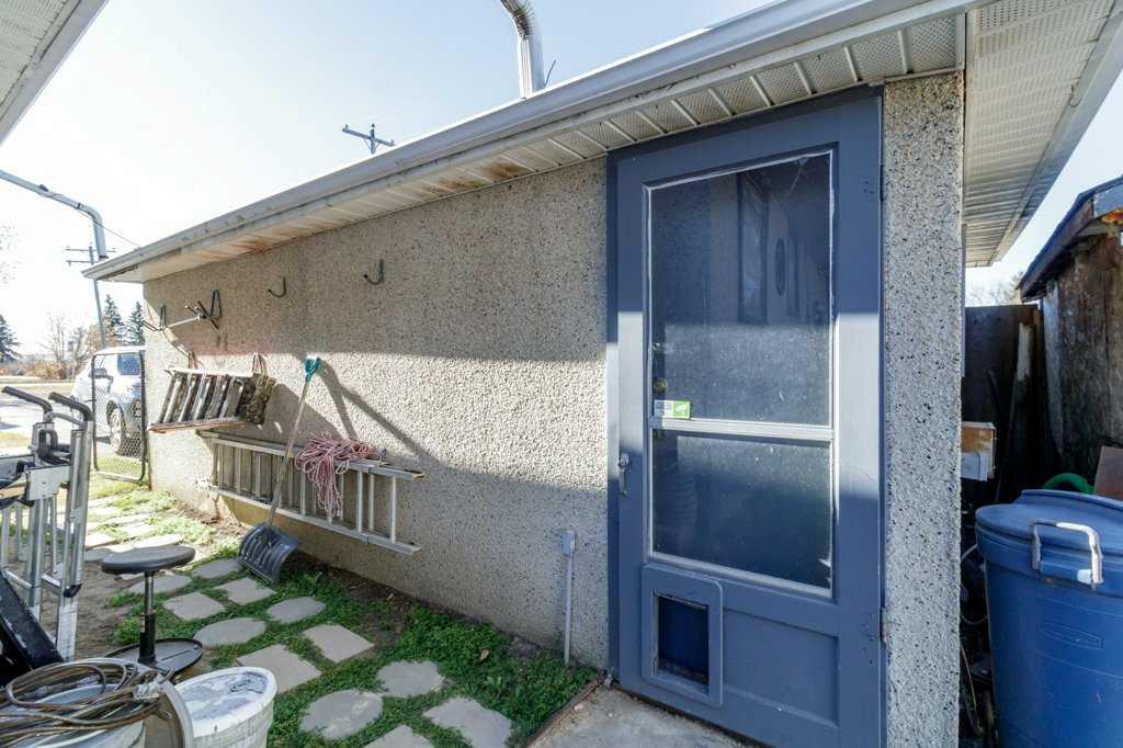Picture for 4638 50 Avenue  https://www.cirrealty.ca/reb/cara/3/A2265263_24.jpg