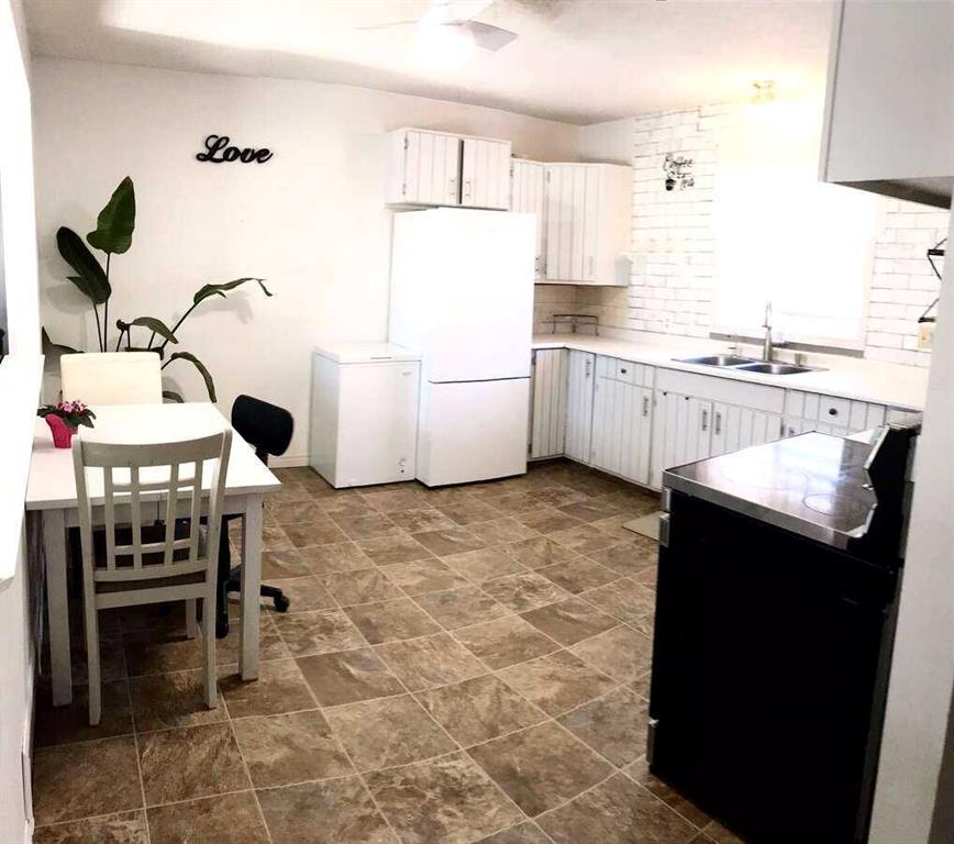 Picture for 5232 38 Street Crescent  https://www.cirrealty.ca/reb/cara/3/A2265393_6.jpg