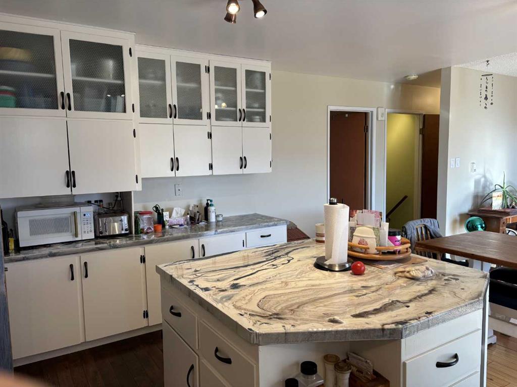 Picture for 2, 431014 Range Road 250   https://www.cirrealty.ca/reb/cara/3/A2265893_15.jpg