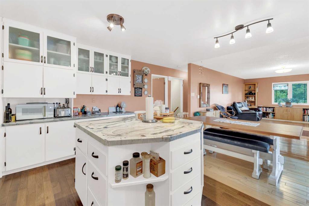 Picture for 2, 431014 Range Road 250   https://www.cirrealty.ca/reb/cara/3/A2265893_16.jpg