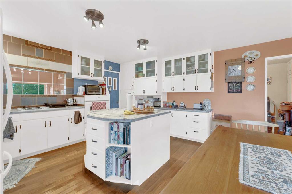 Picture for 2, 431014 Range Road 250   https://www.cirrealty.ca/reb/cara/3/A2265893_17.jpg