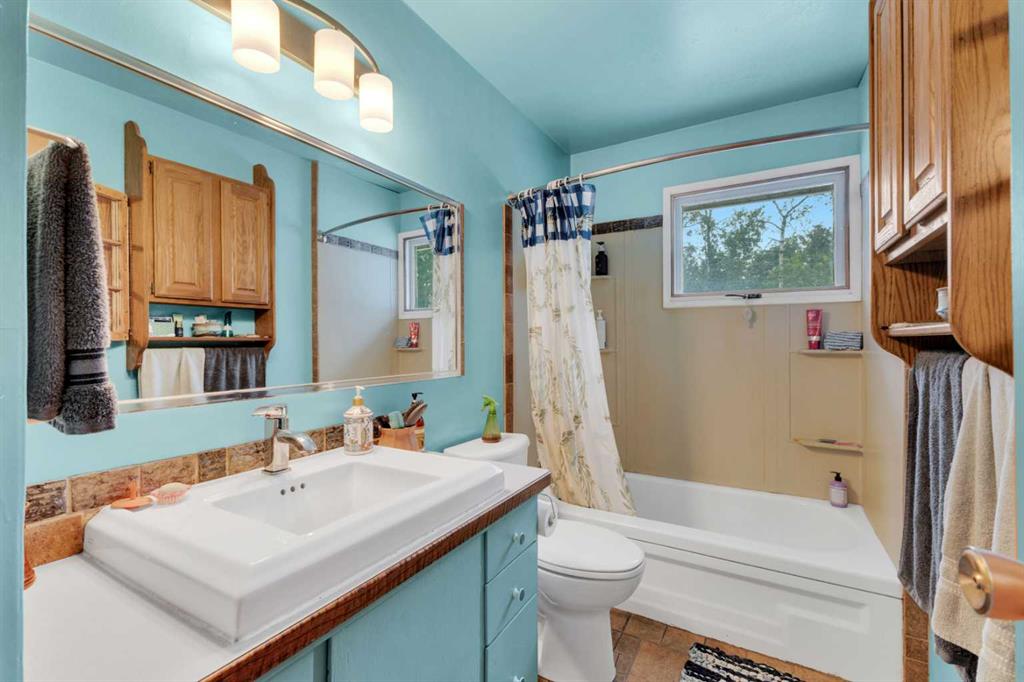 Picture for 2, 431014 Range Road 250   https://www.cirrealty.ca/reb/cara/3/A2265893_20.jpg