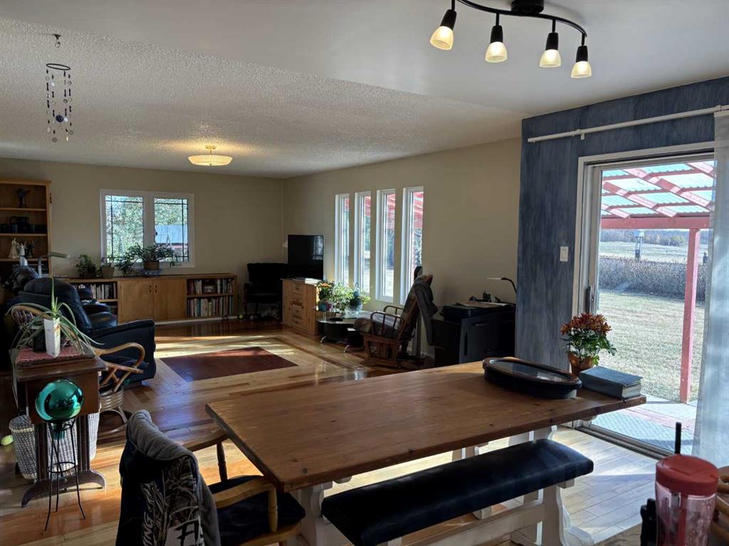 Picture for 2, 431014 Range Road 250   https://www.cirrealty.ca/reb/cara/3/A2265893_24.jpg
