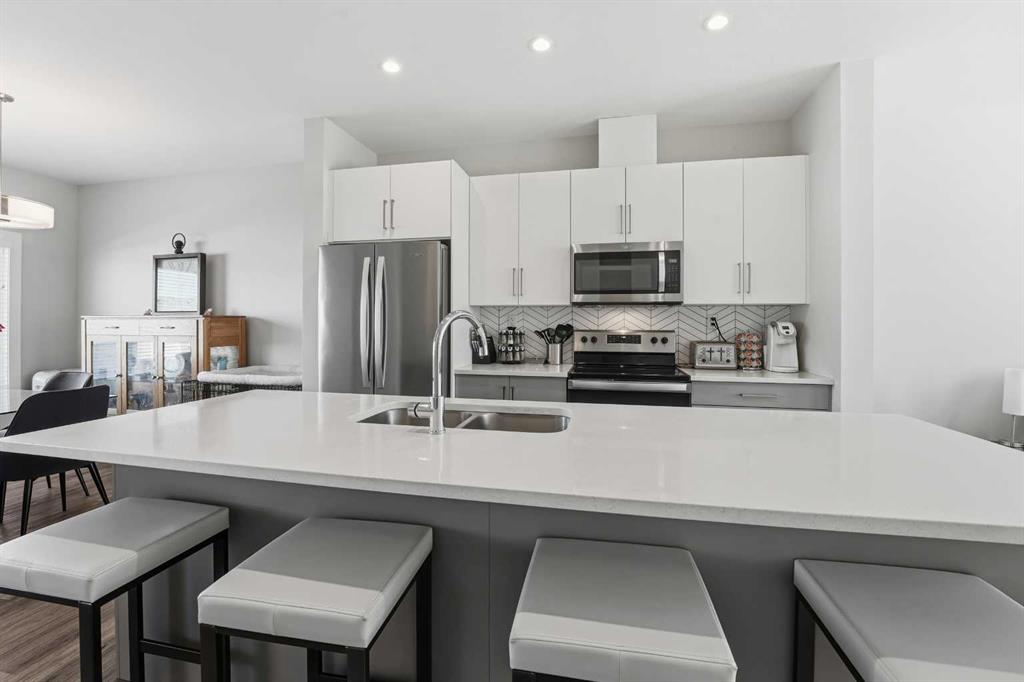 Picture for 48 Evergreen Way  https://www.cirrealty.ca/reb/cara/3/A2265993_10.jpg