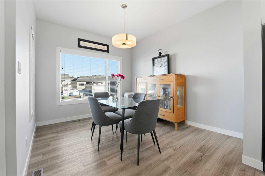 Picture for 48 Evergreen Way  https://www.cirrealty.ca/reb/cara/3/A2265993_11.jpg