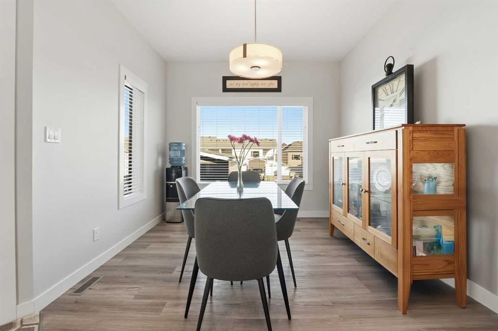 Picture for 48 Evergreen Way  https://www.cirrealty.ca/reb/cara/3/A2265993_12.jpg