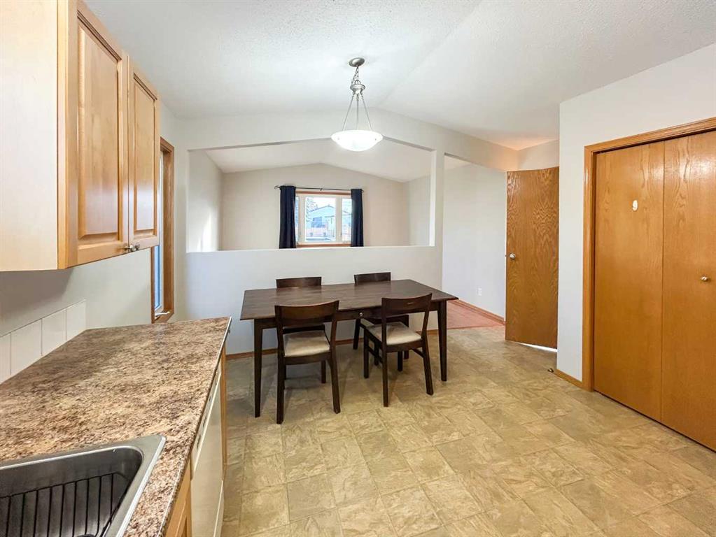 Picture for 74, 4802 54 Avenue 