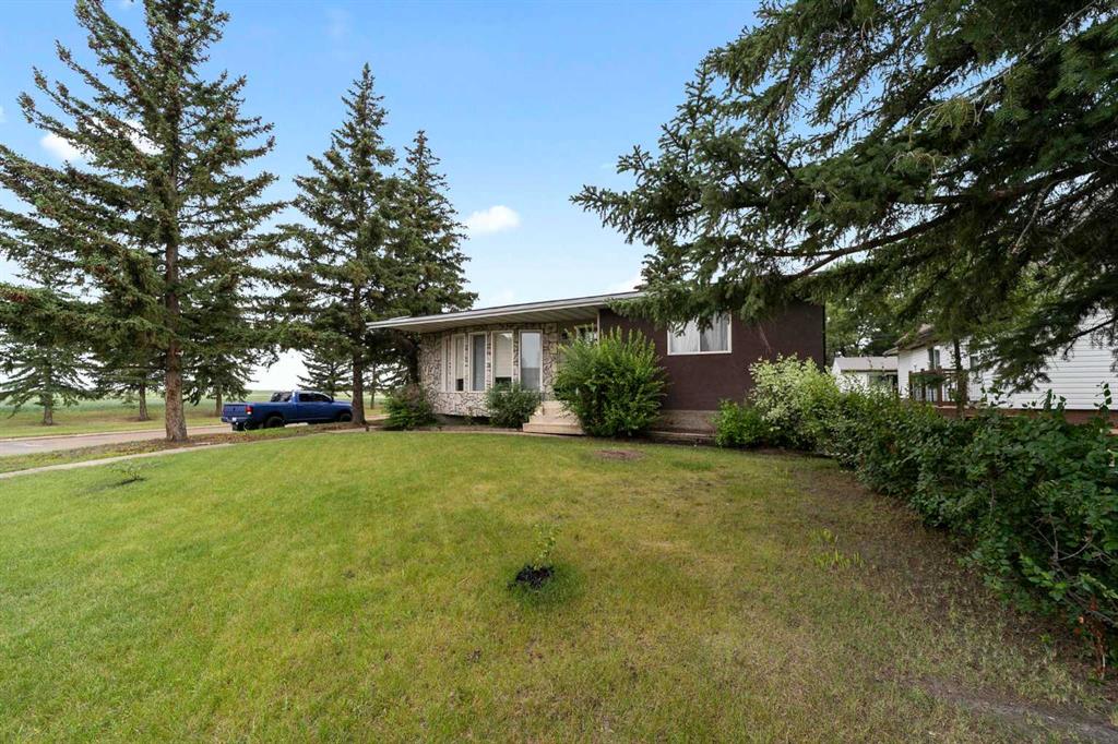 Picture for 5617 47 Avenue W