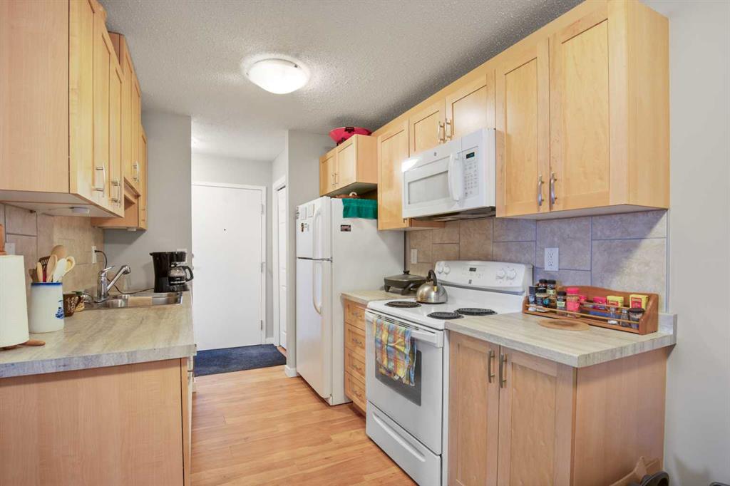 Picture for 101-304, 5904 51 Avenue 