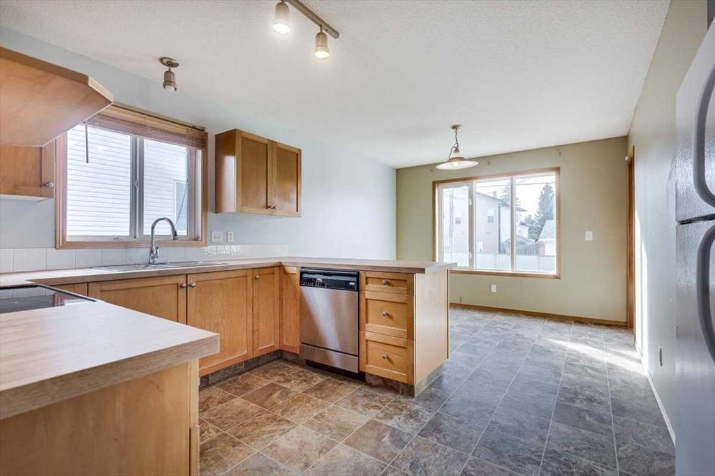 Picture for 4613 55 Avenue 