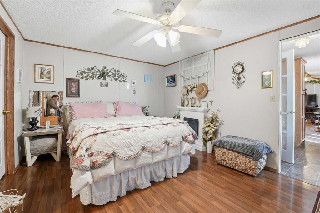 Picture for 211, 37543 England Way 