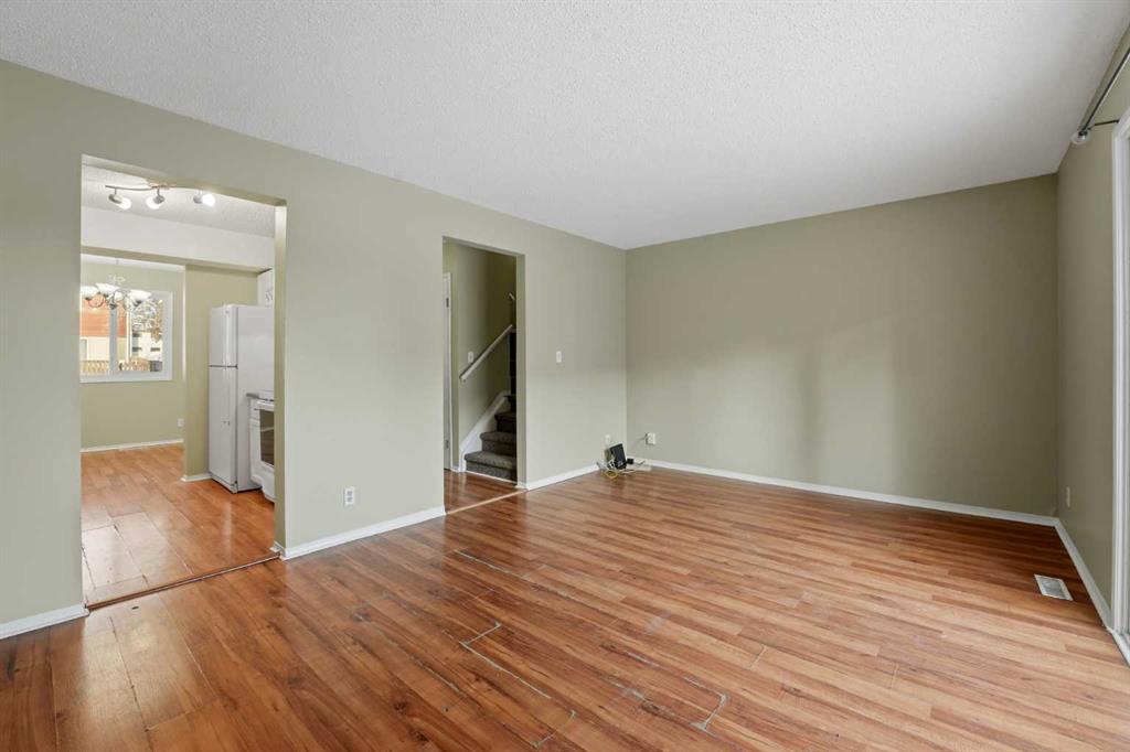 Picture for 81, 5935 63 Street 