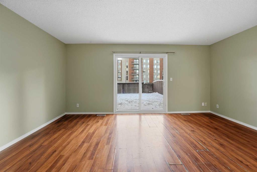 Picture for 81, 5935 63 Street 