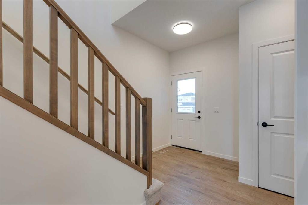 Picture for 1379 Bayview Crescent SW