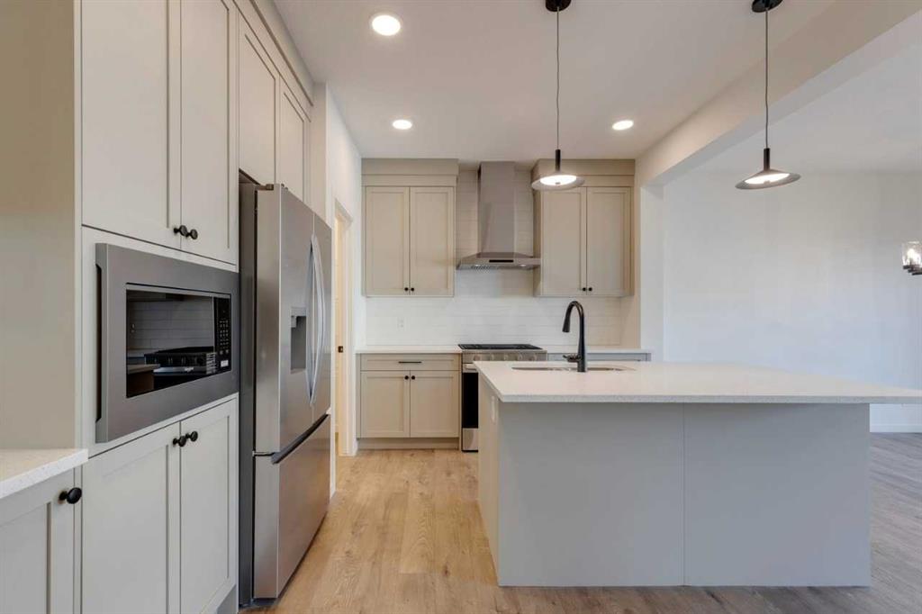 Picture for 1379 Bayview Crescent SW