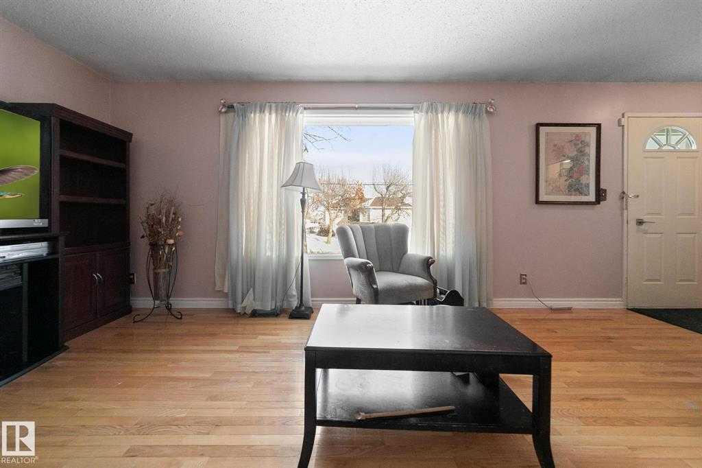 Picture for 5037 54 Street 