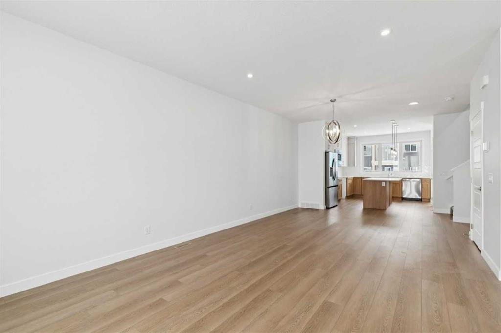 Picture for 15453 45 Street SW