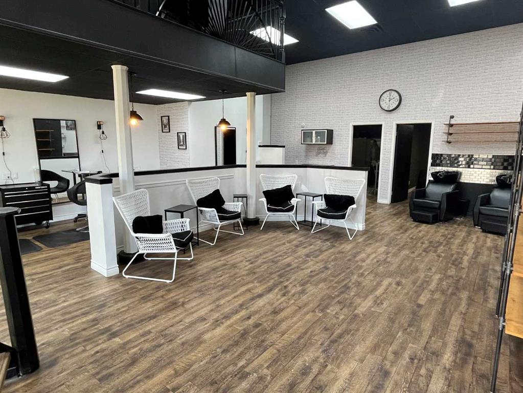 Picture for 1, 4801 51 Avenue 