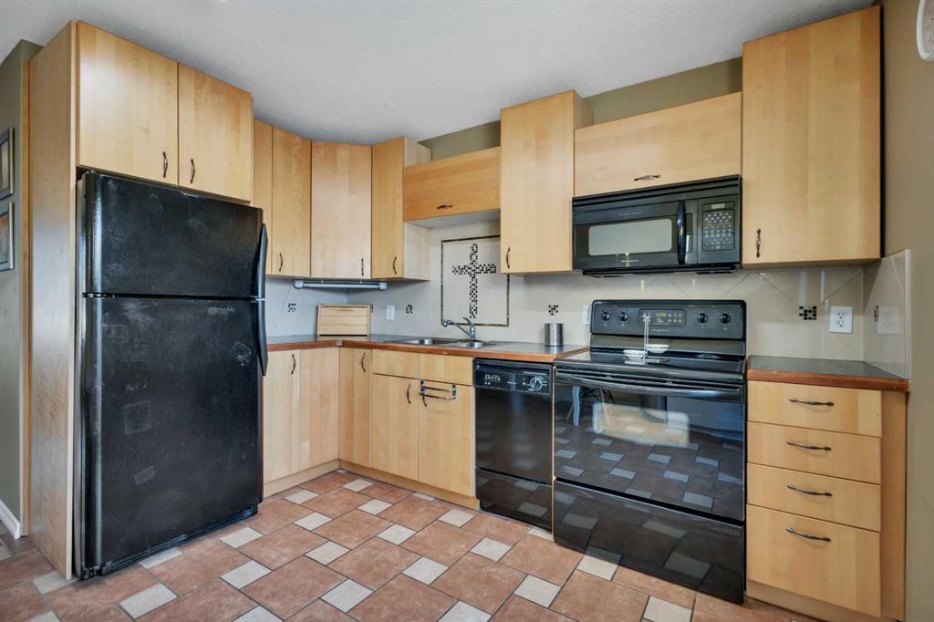 Picture for 216, 48 Holmes  