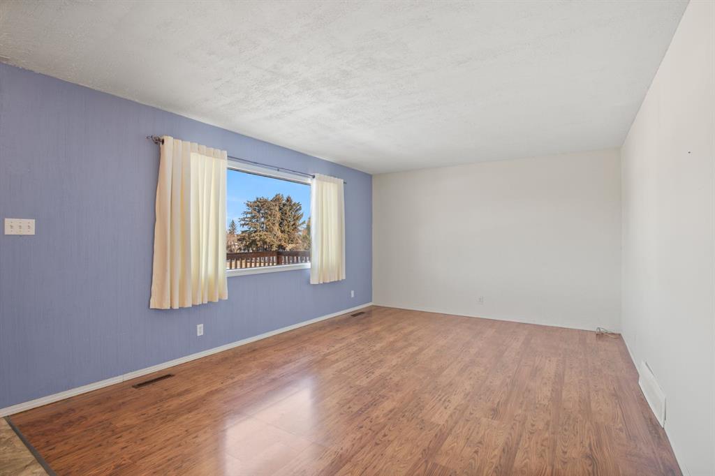 Picture for 4807 45 Street 