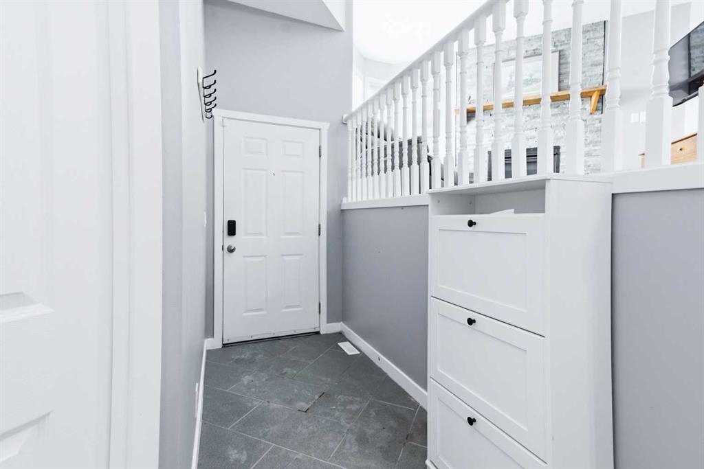 Picture for 69 willow springs Crescent 