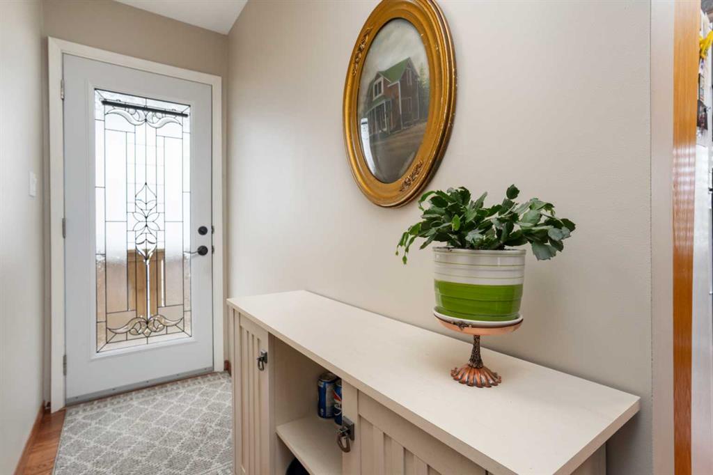 Picture for 5404 47 Avenue W