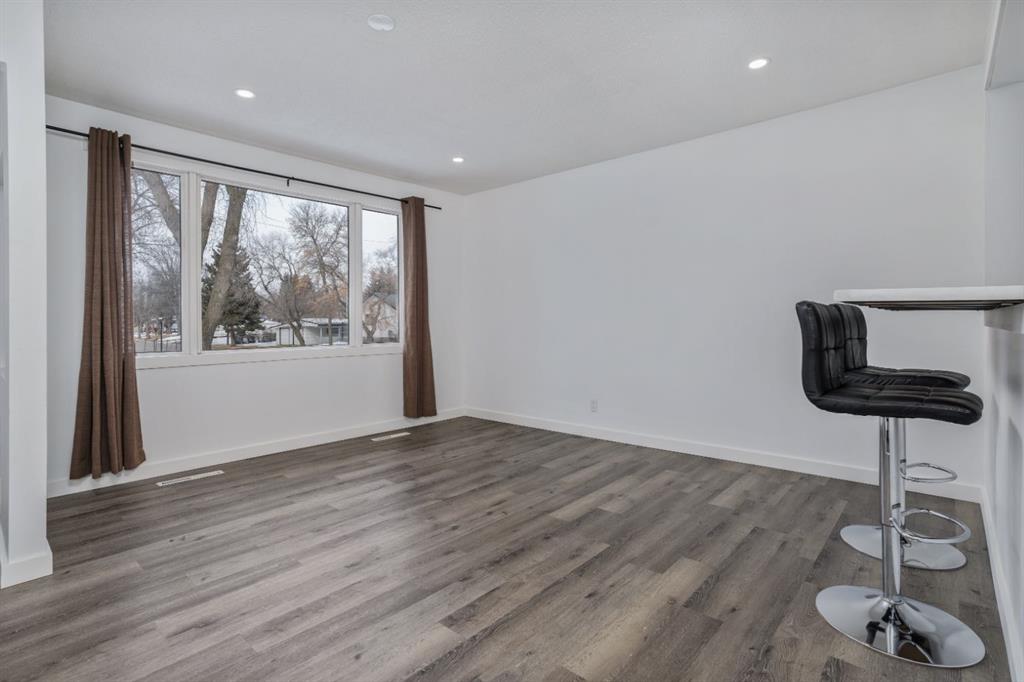 Picture for 4521 46 Street 