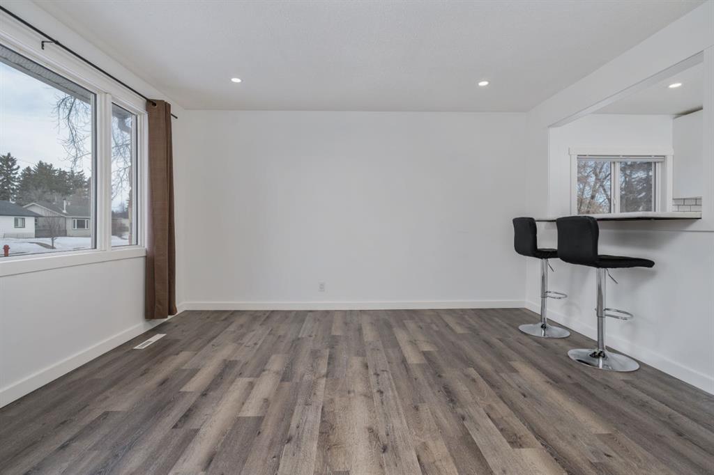 Picture for 4521 46 Street 