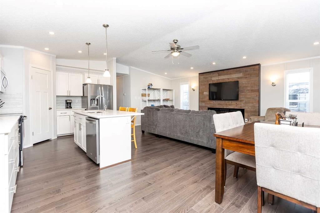 Picture for 170, 41019 Range Road 11  