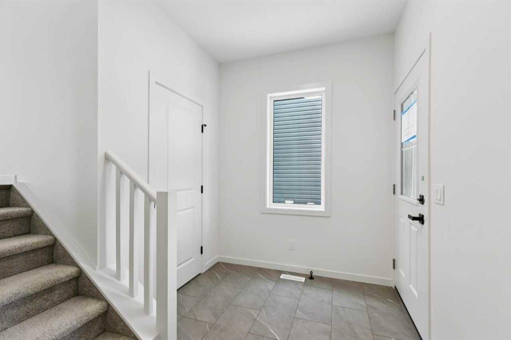 Picture for 823 Bayview Terrace SW