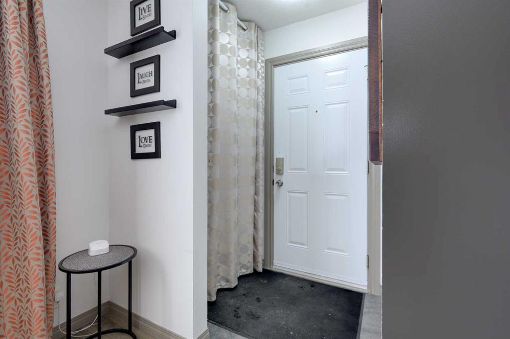 Picture for 33 Wells Street 