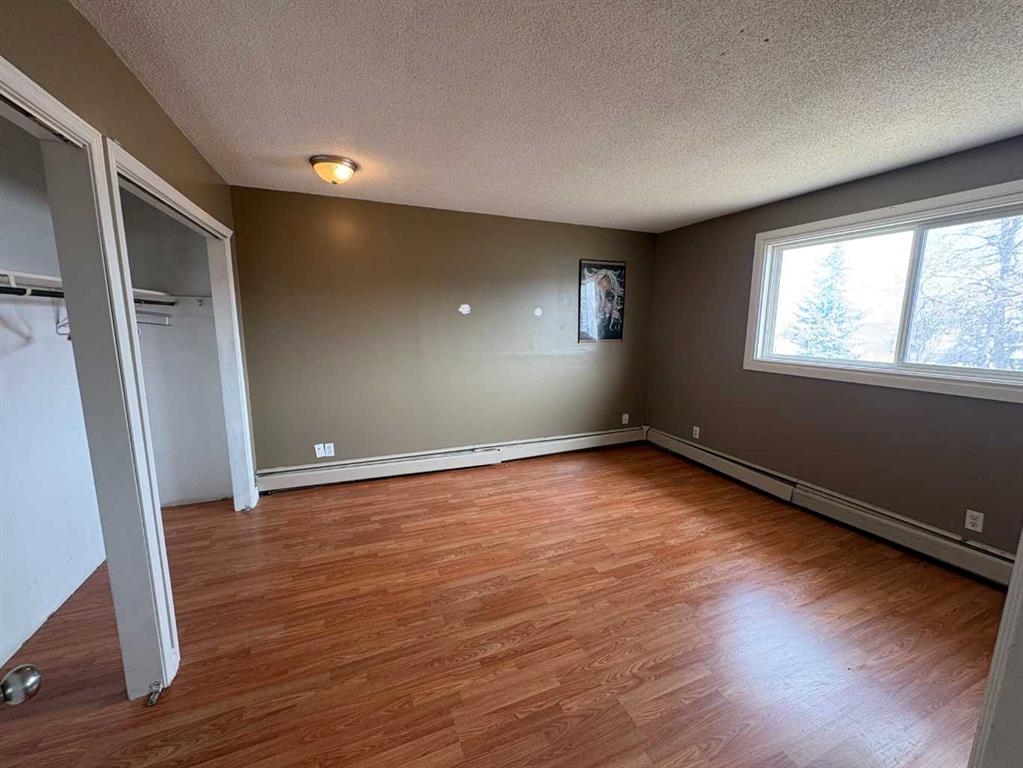 Picture for 5816 60 Avenue 