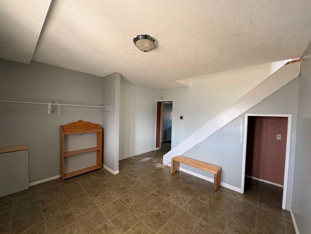 Picture for 5816 60 Avenue 