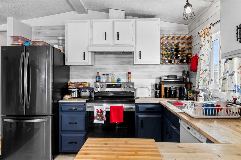 Picture for 246, 5344 76 Street 