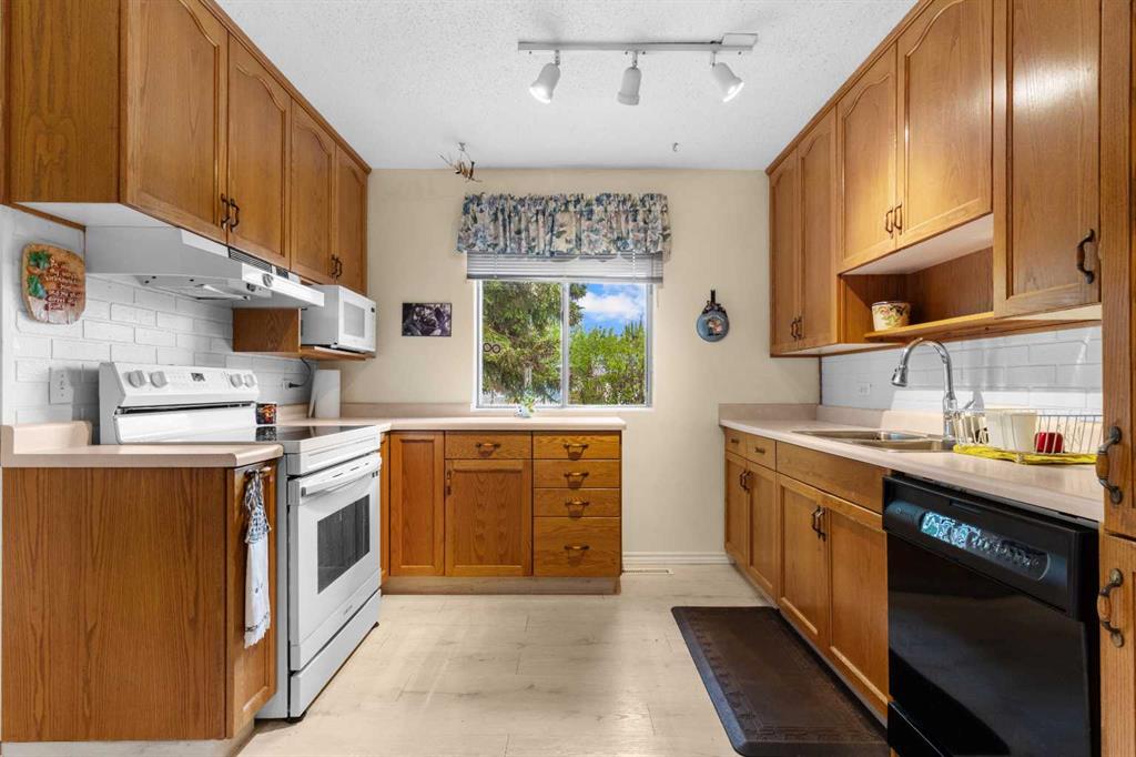 Picture for 39 Ogden Ave. Avenue 